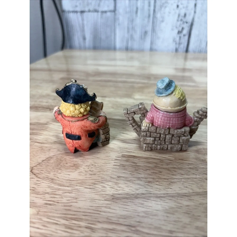 Vintage Humpty Dumpty Miniature Tea Set